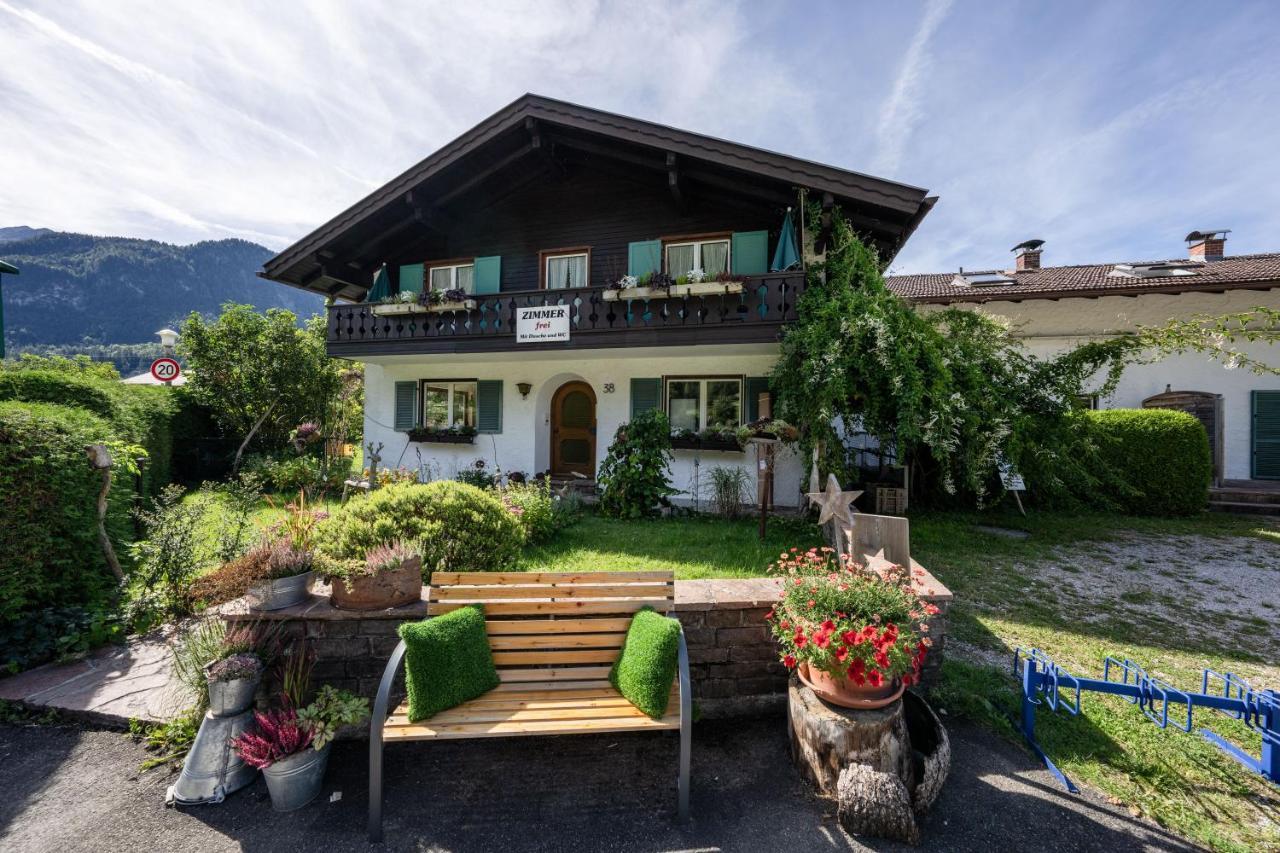 Gaestehaus Doering Міттенвальд Екстер'єр фото